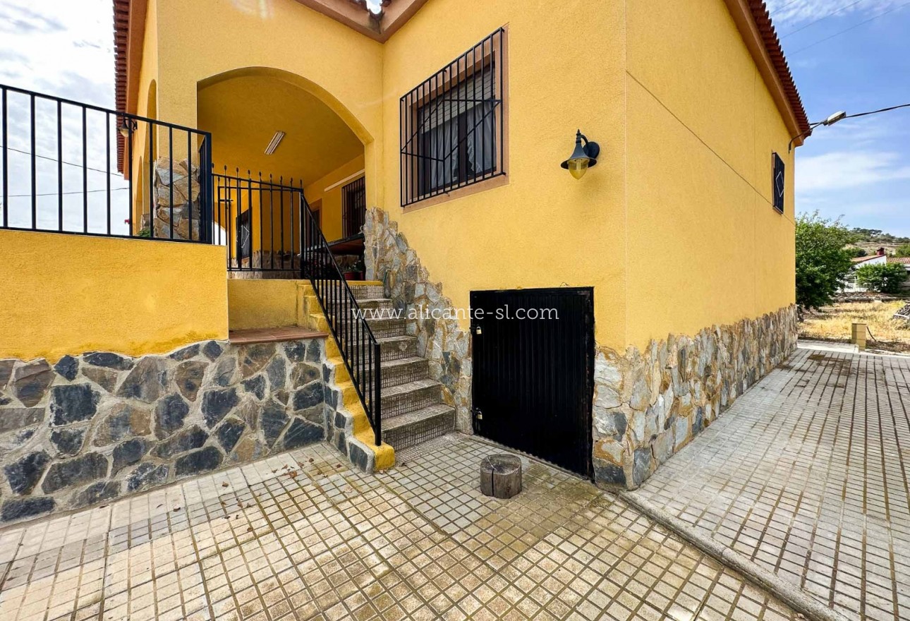 Venta - Villa  - Hondón de las Nieves