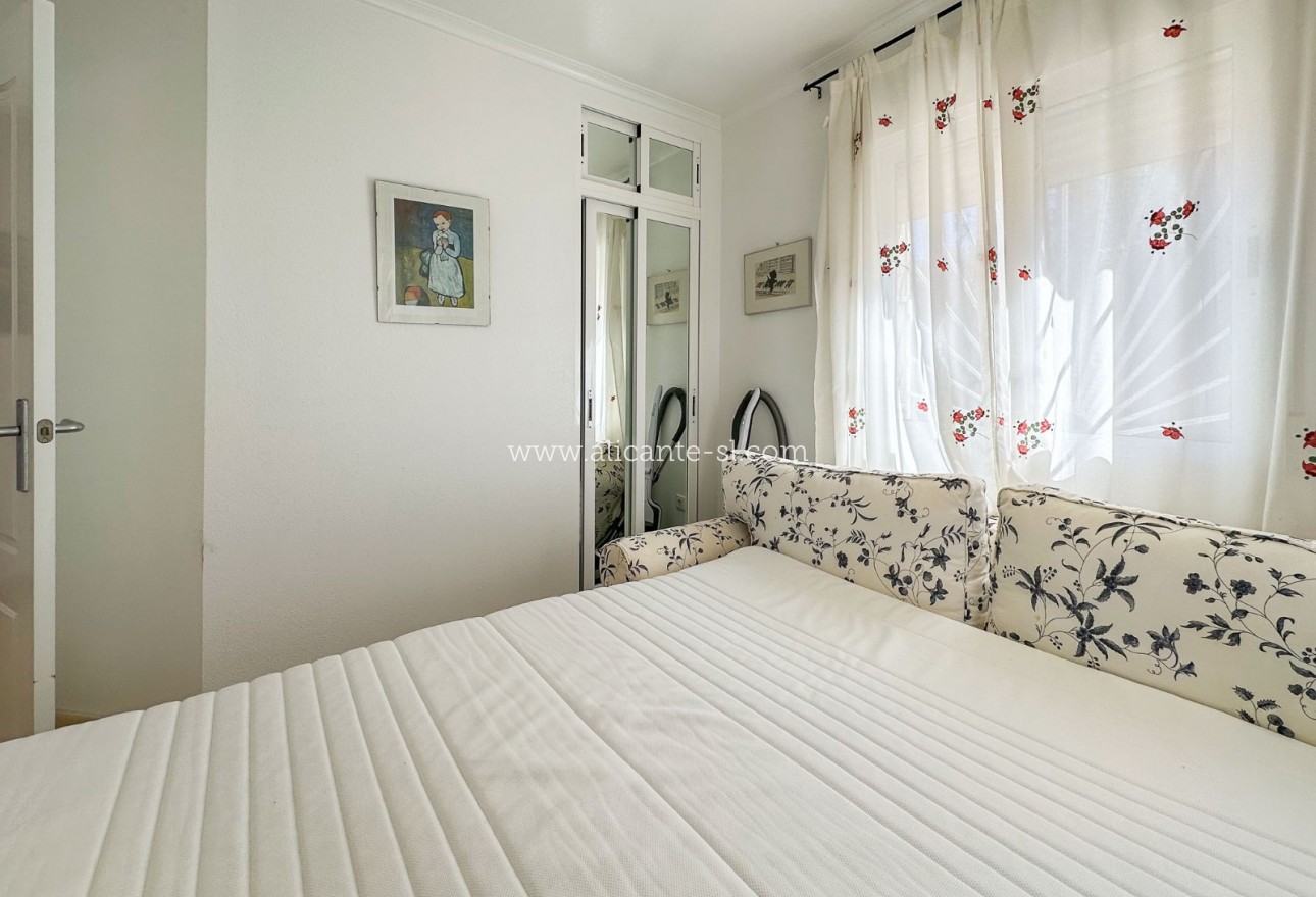 Venta - Villa  - Hondón de las Nieves