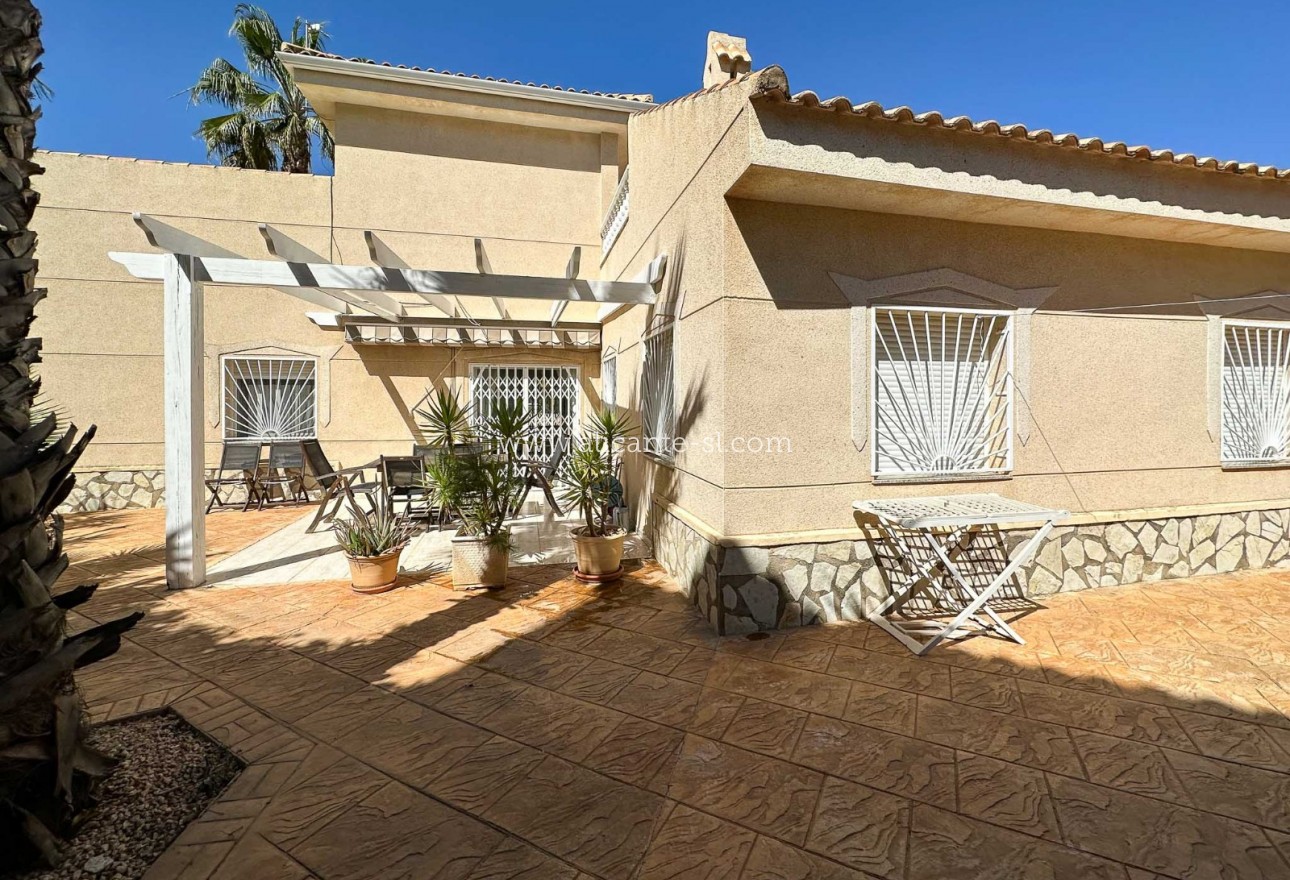 Venta - Villa  - Hondón de las Nieves