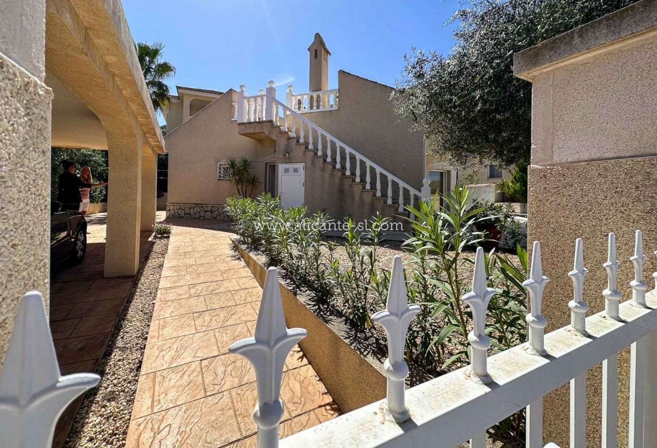 Venta - Villa  - Hondón de las Nieves