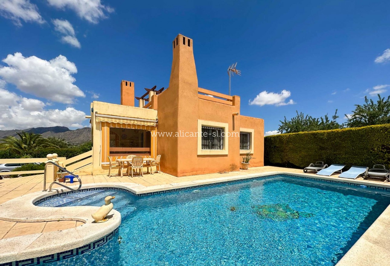 Venta - Villa  - Hondón de las Nieves