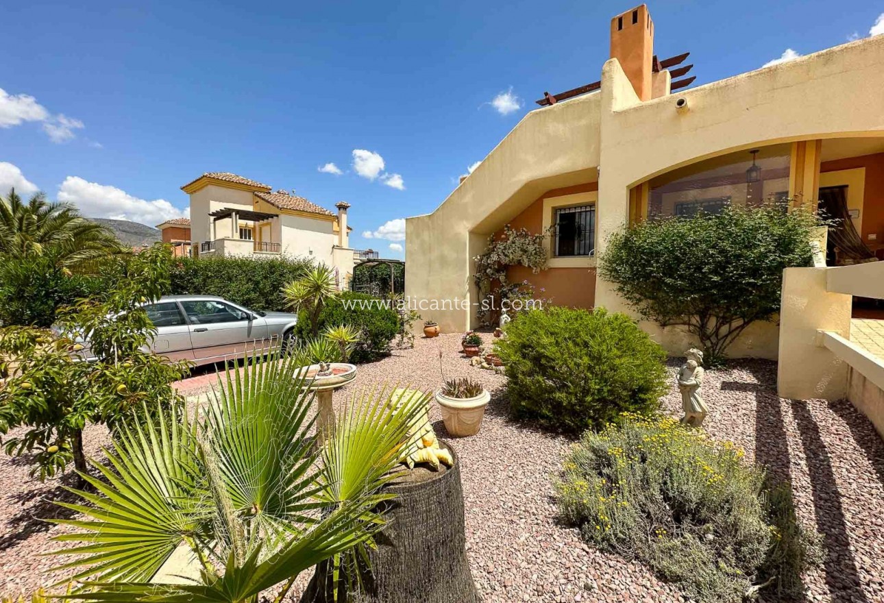 Venta - Villa  - Hondón de las Nieves