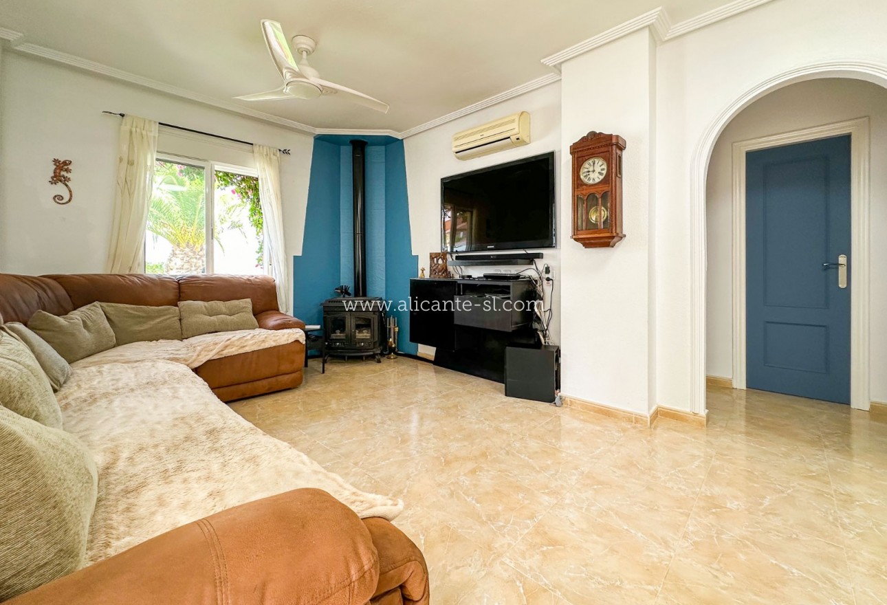 Venta - Villa  - Hondón de las Nieves