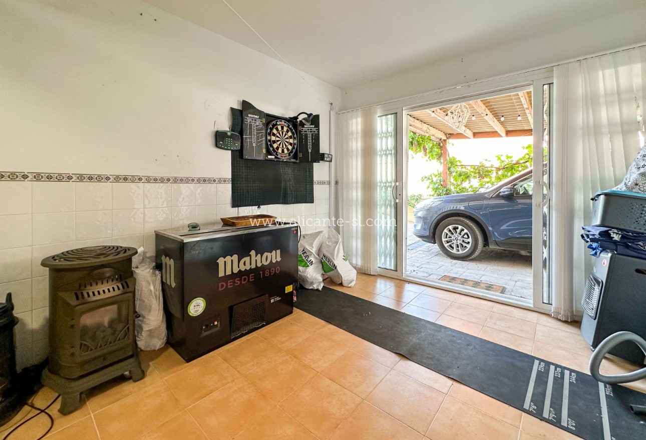 Venta - Villa  - Hondón de las Nieves