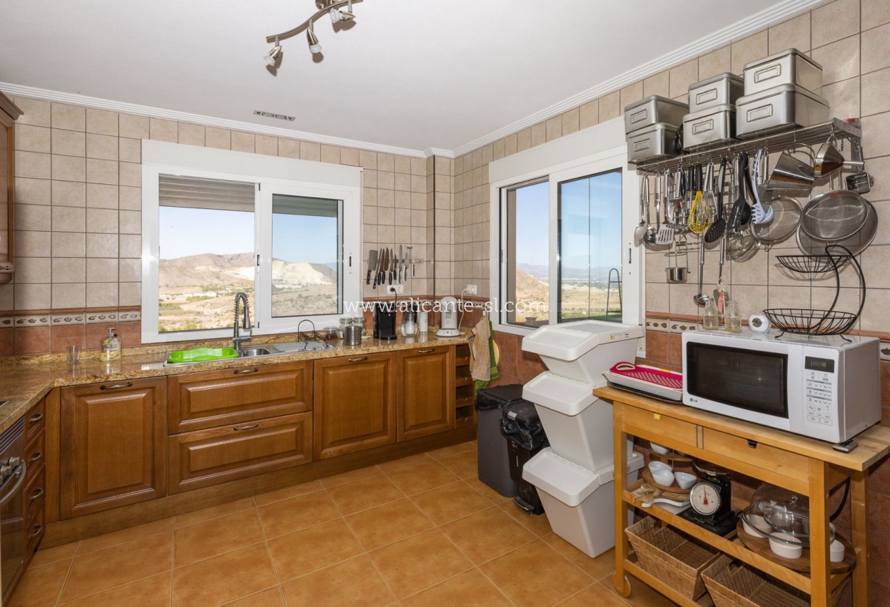 Venta - Villa  - Hondón de las Nieves