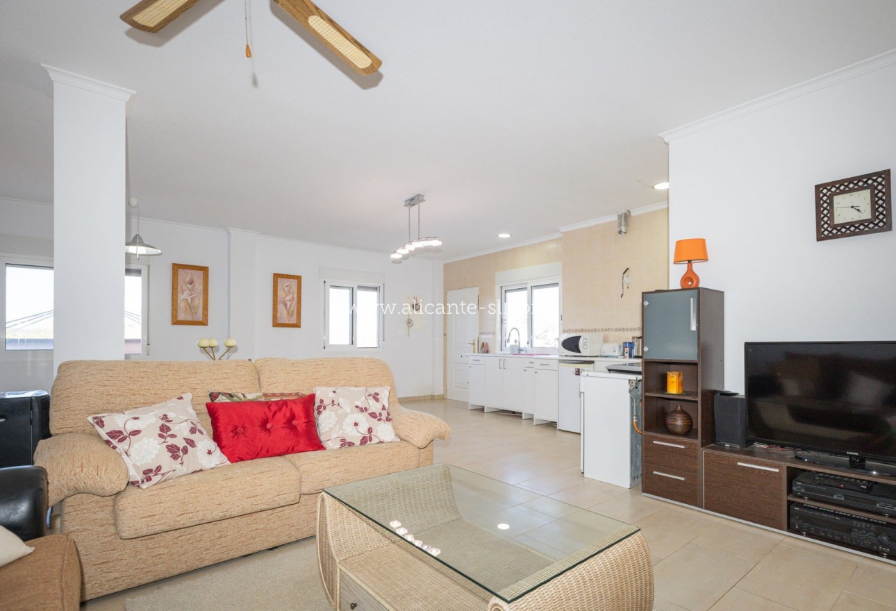 Venta - Villa  - Hondón de las Nieves