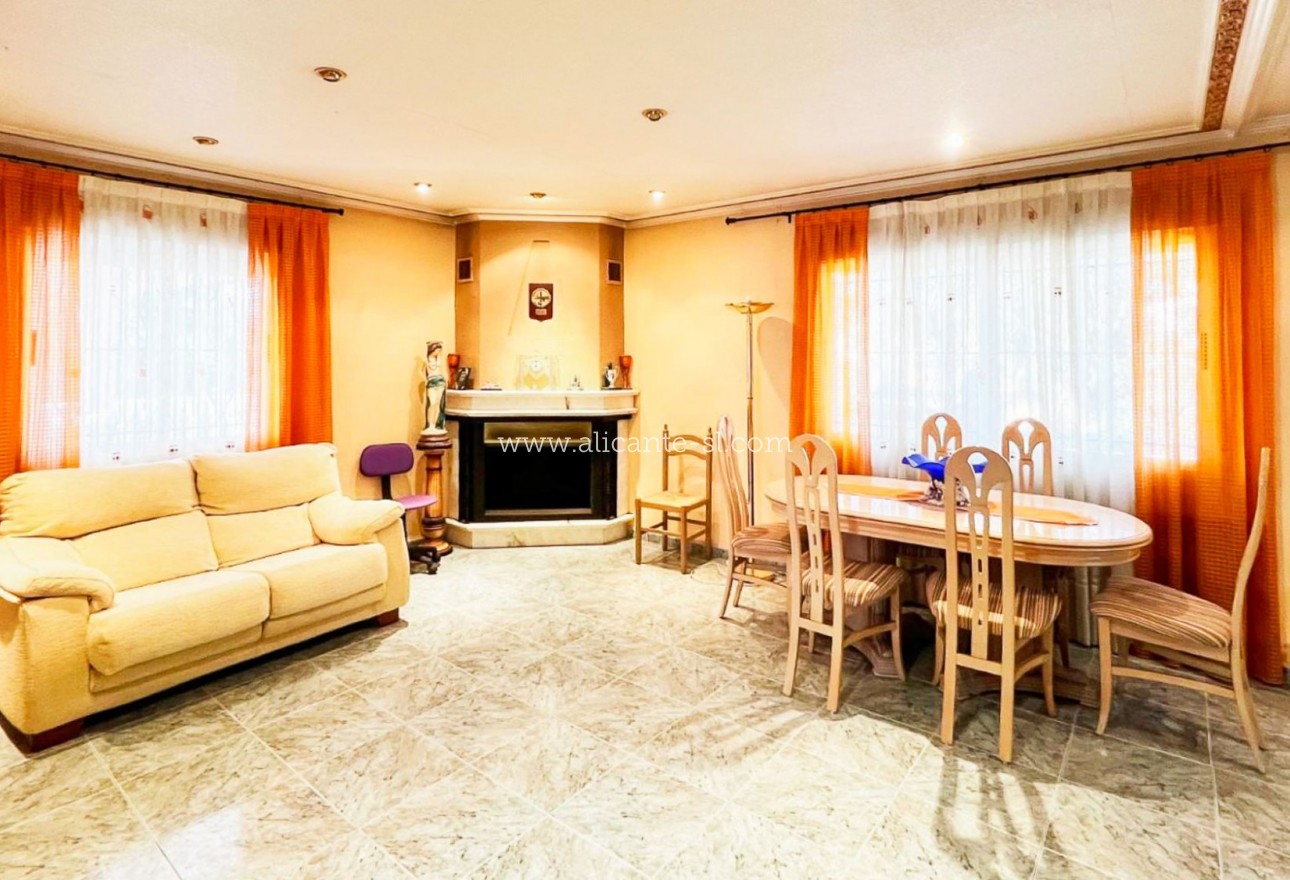 Venta - Villa  - La Romana