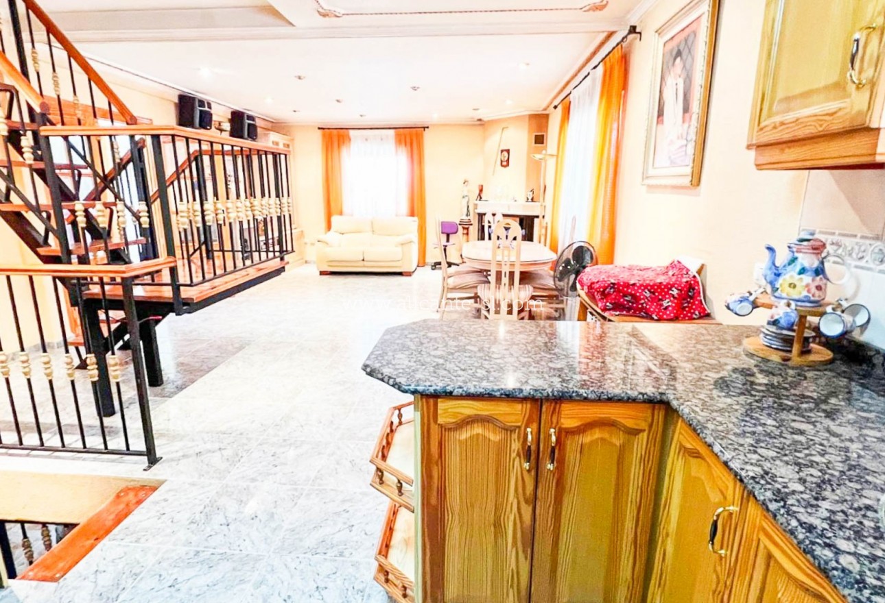 Venta - Villa  - La Romana