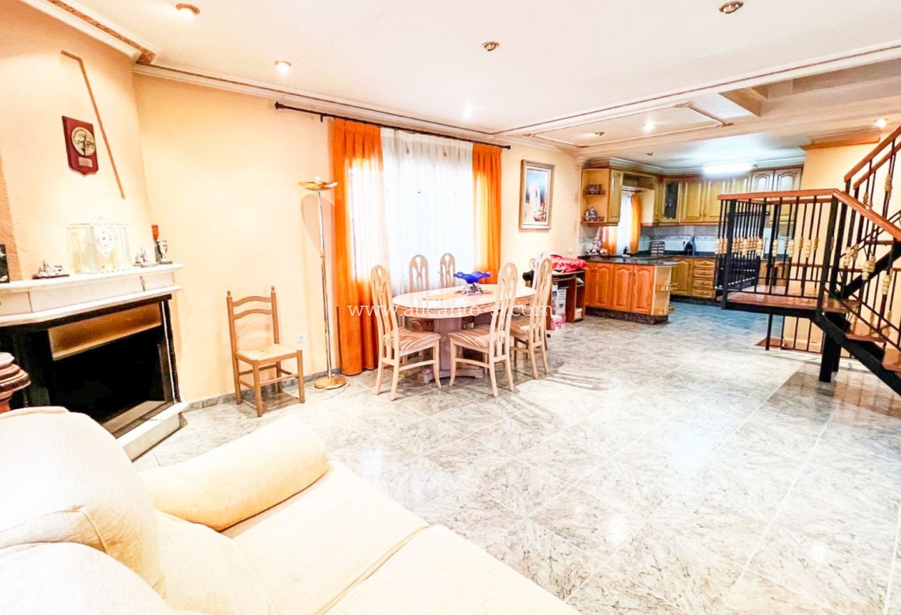 Venta - Villa  - La Romana