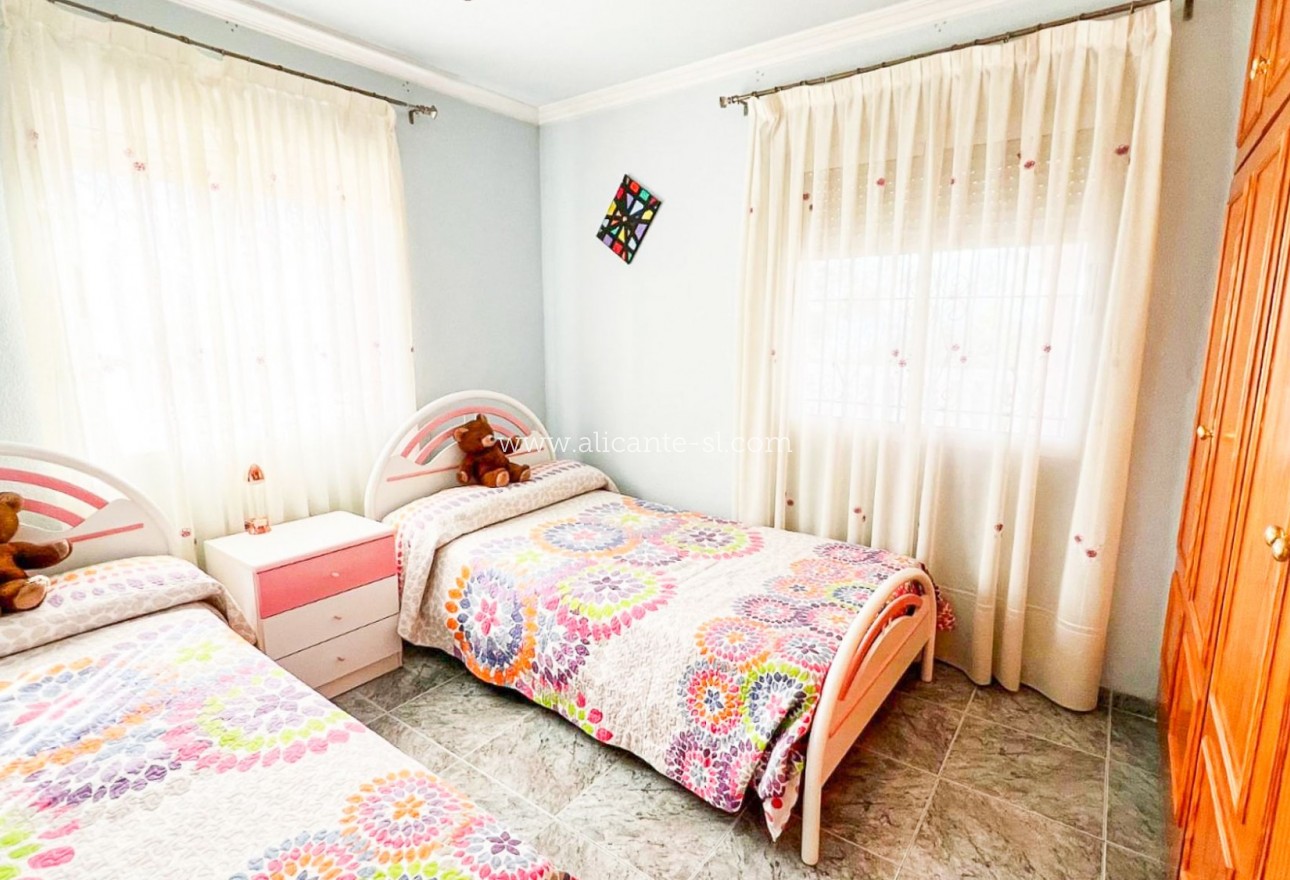 Venta - Villa  - La Romana