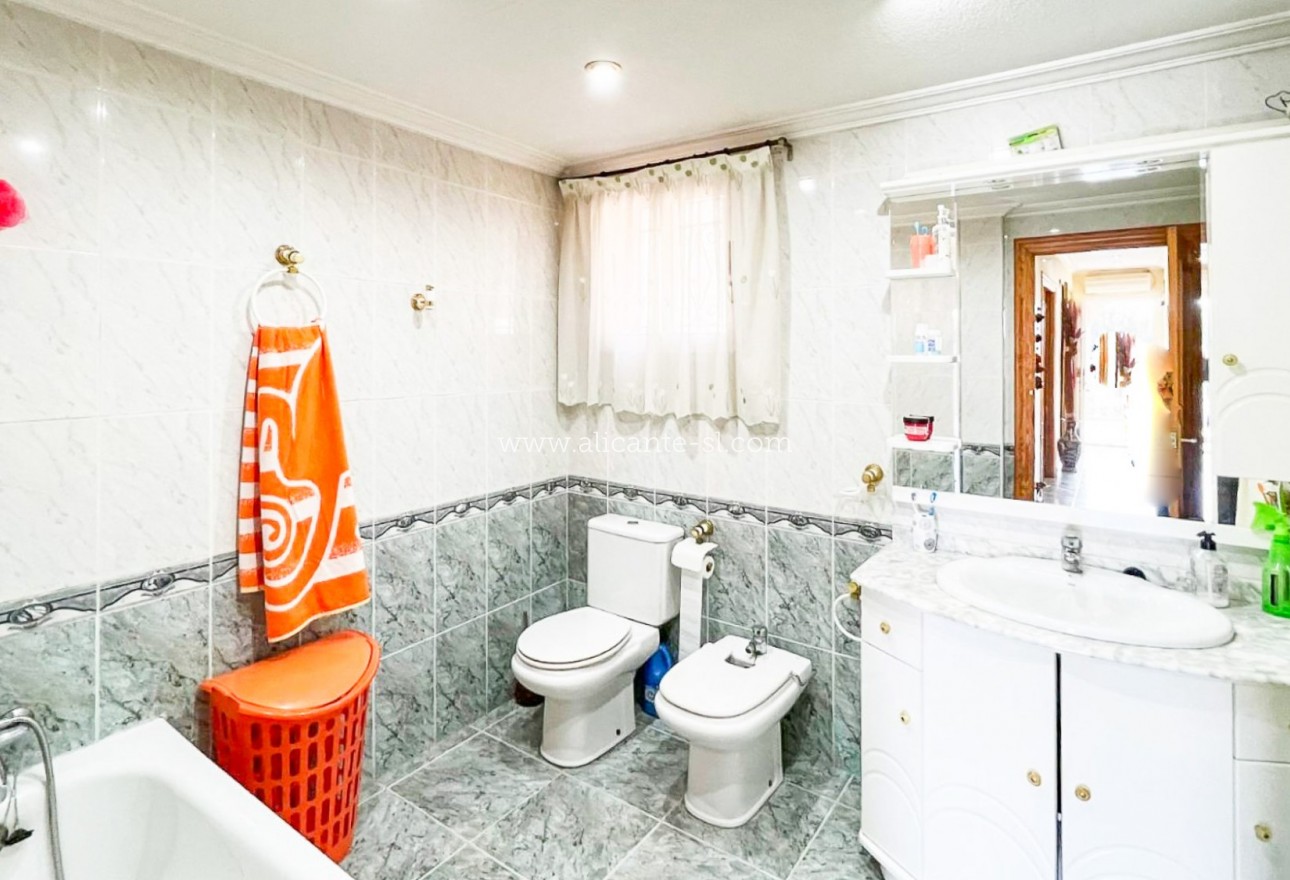 Venta - Villa  - La Romana