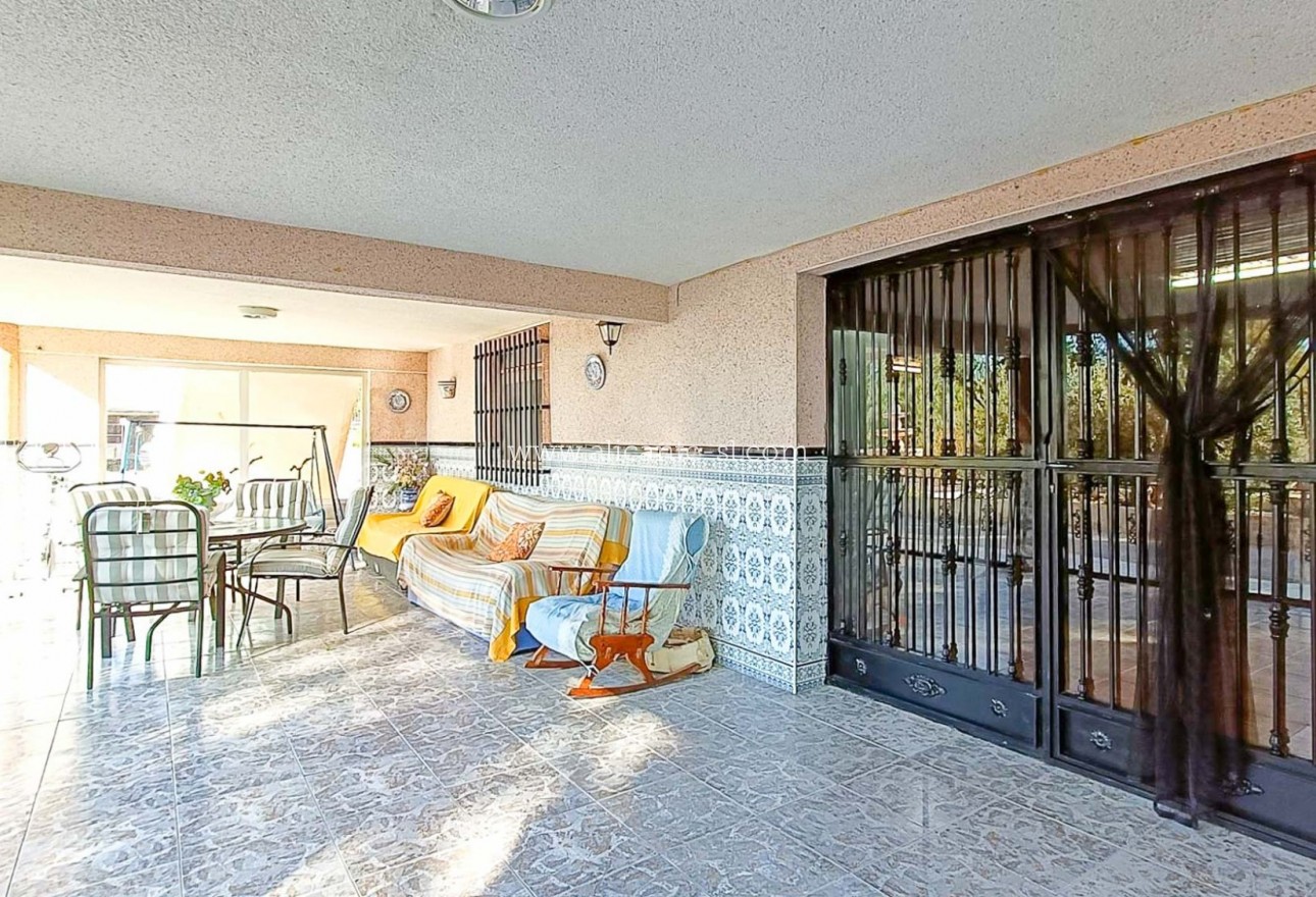 Venta - Villa  - La Romana