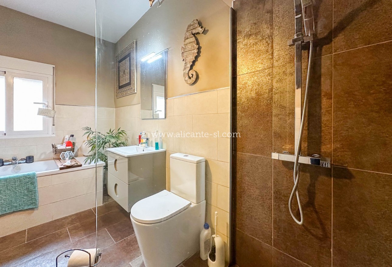 Venta - Villa  - La Romana