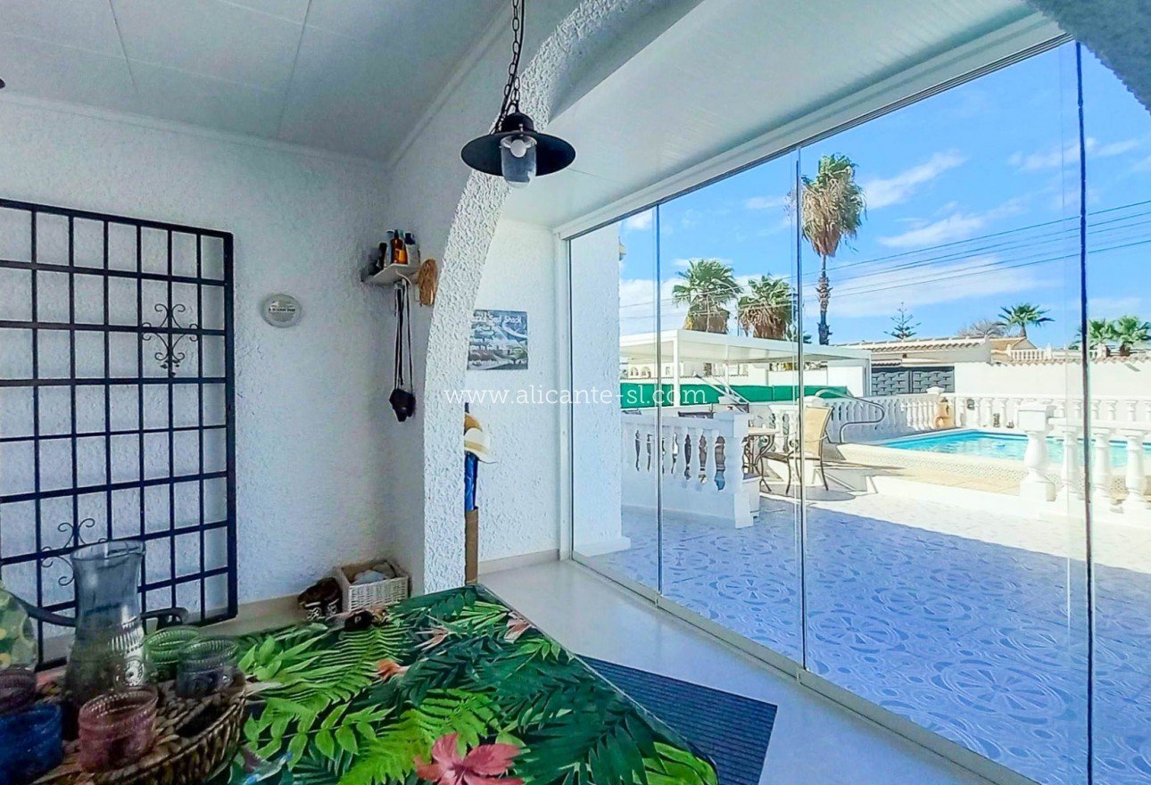 Venta - Villa  - Torrevieja - La Siesta - El Salado -  Torreta