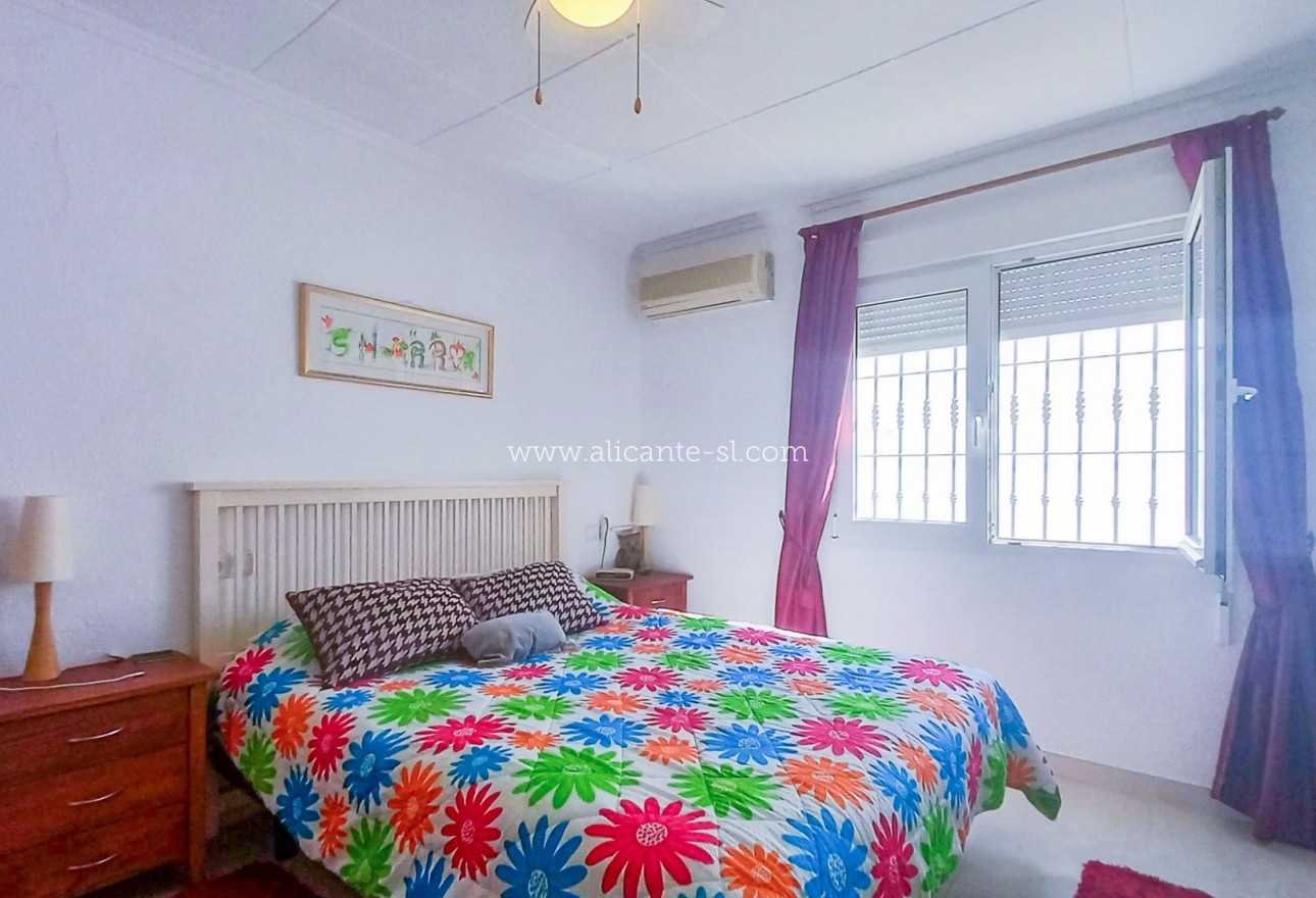 Venta - Villa  - Torrevieja - La Siesta - El Salado -  Torreta