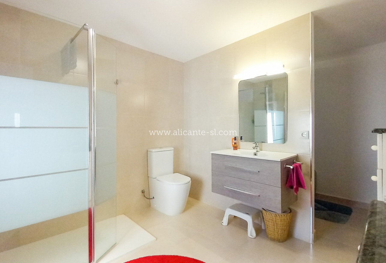 Venta - Villa  - Torrevieja - La Siesta - El Salado -  Torreta