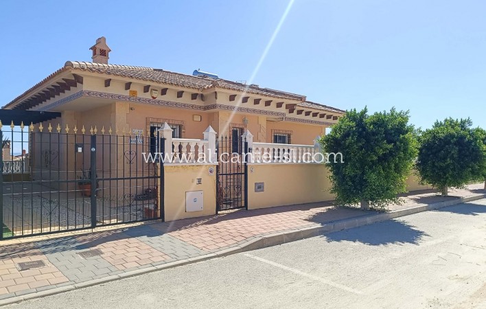 Villa / Doppelhaushälfte - Resale - Fortuna - Fortuna