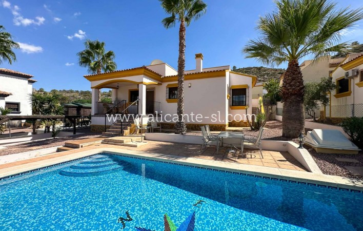 Villa / Doppelhaushälfte - Resale - Hondón de las Nieves - Hondón de las Nieves