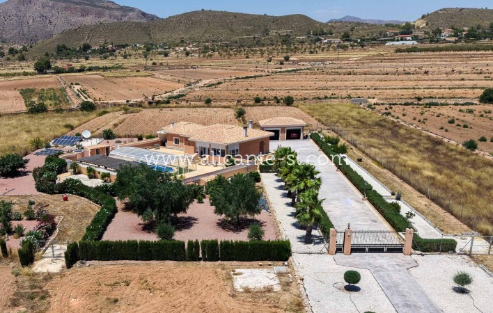 Villa / Doppelhaushälfte - Resale - Hondón de las Nieves - Hondón de las Nieves