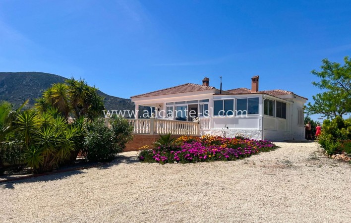 Villa / Doppelhaushälfte - Resale - La Romana - La Romana