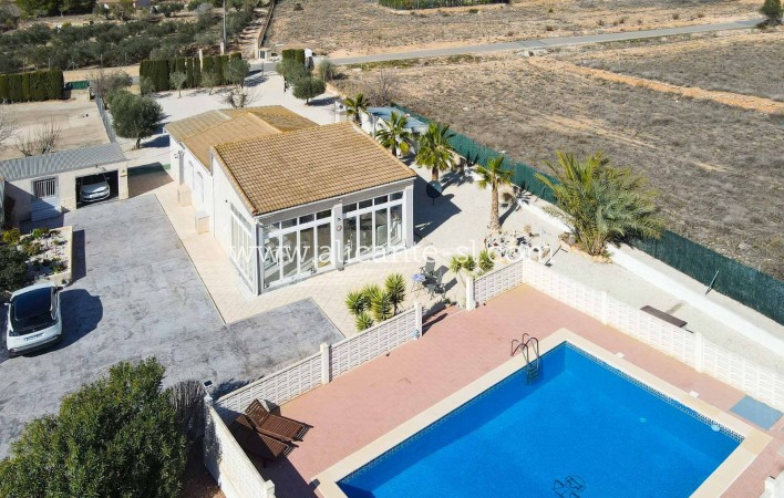 Villa  - Venta - Hondón de las Nieves - ASL-644
