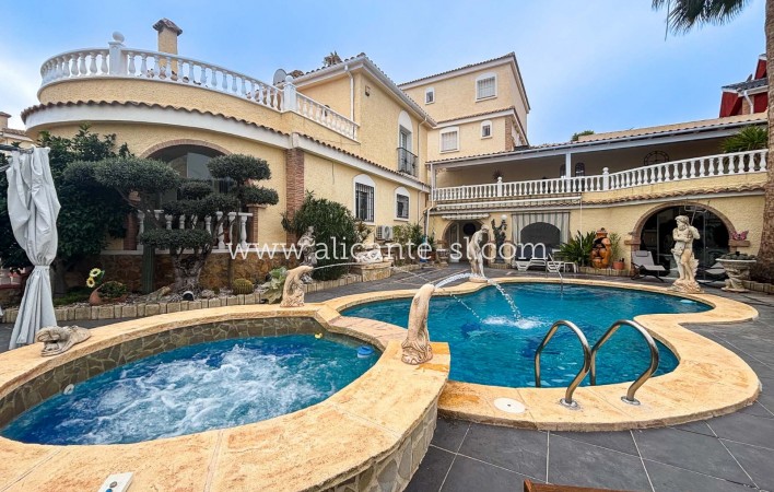 Villa  - Venta - Monforte del Cid - Monforte del Cid