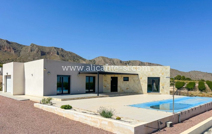 Resale - Villa / Doppelhaushälfte - Hondón de las Nieves