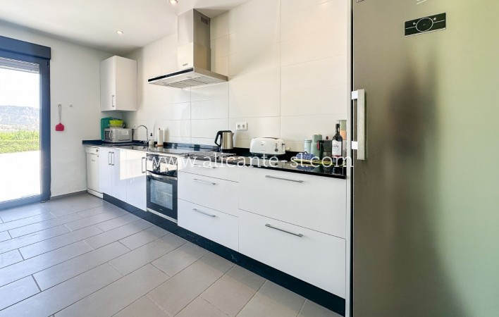 Resale - Villa / Doppelhaushälfte - Hondón de las Nieves