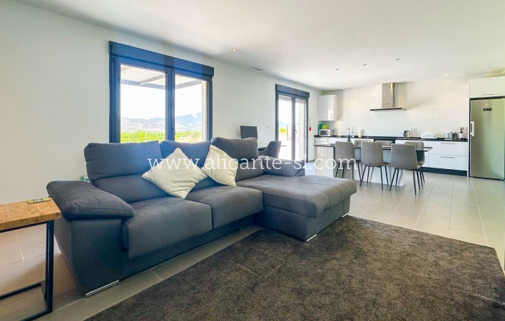 Resale - Villa / Doppelhaushälfte - Hondón de las Nieves