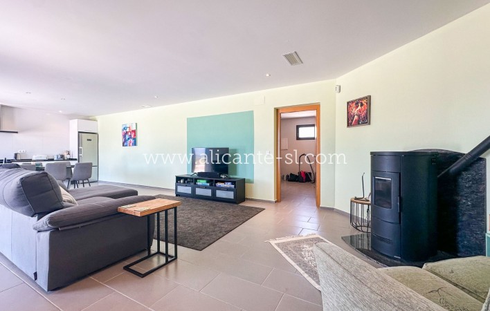 Resale - Villa / Doppelhaushälfte - Hondón de las Nieves