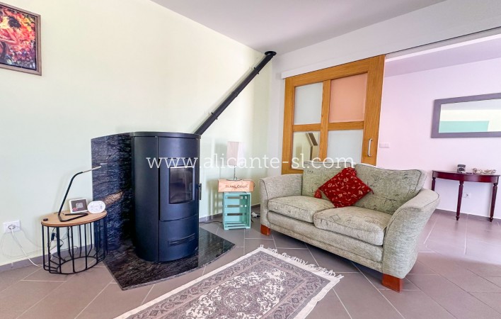 Resale - Villa / Doppelhaushälfte - Hondón de las Nieves