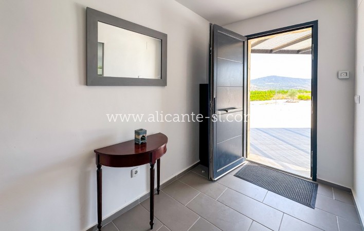 Resale - Villa / Doppelhaushälfte - Hondón de las Nieves