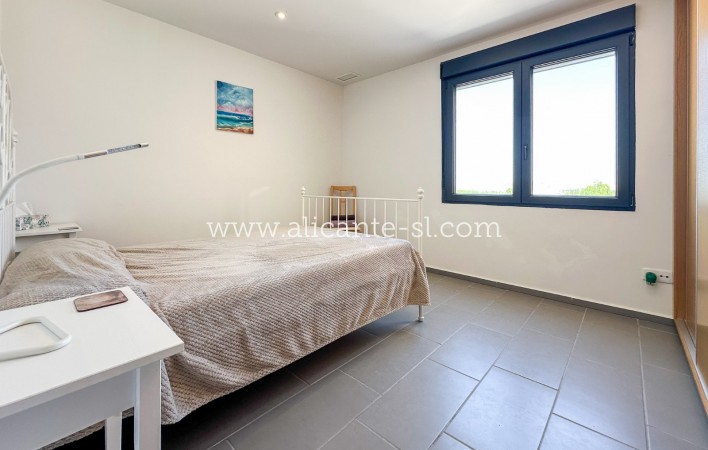 Resale - Villa / Doppelhaushälfte - Hondón de las Nieves