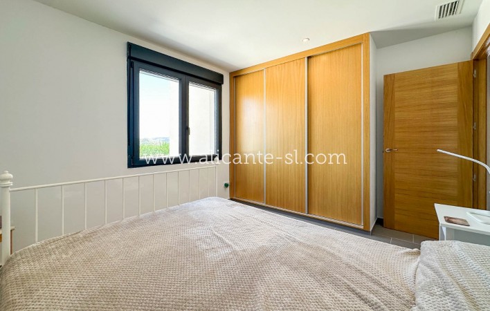 Resale - Villa / Doppelhaushälfte - Hondón de las Nieves