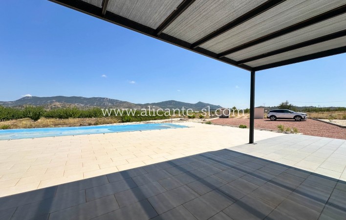 Resale - Villa / Doppelhaushälfte - Hondón de las Nieves