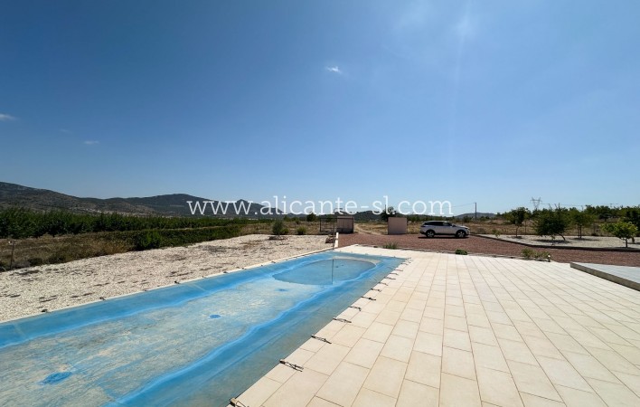 Resale - Villa / Doppelhaushälfte - Hondón de las Nieves