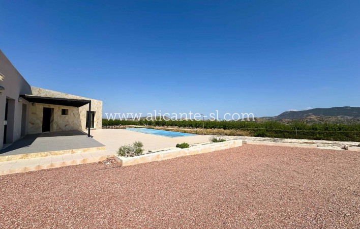 Resale - Villa / Doppelhaushälfte - Hondón de las Nieves