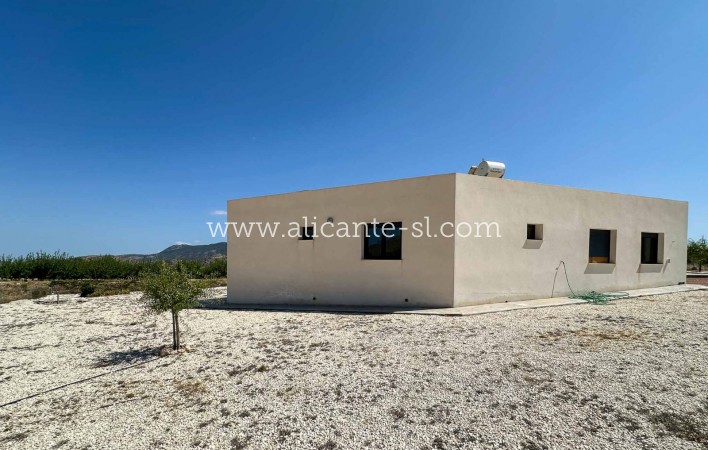 Resale - Villa / Doppelhaushälfte - Hondón de las Nieves