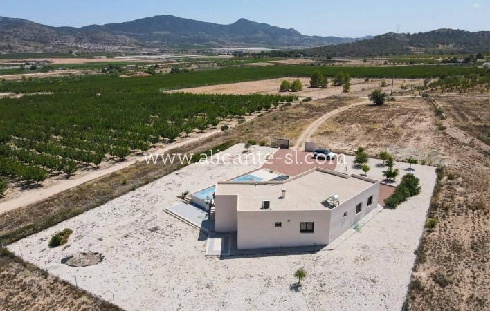 Resale - Villa / Doppelhaushälfte - Hondón de las Nieves