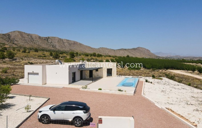 Resale - Villa / Doppelhaushälfte - Hondón de las Nieves