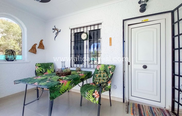 Revente - Villa  - Torrevieja - La Siesta - El Salado -  Torreta