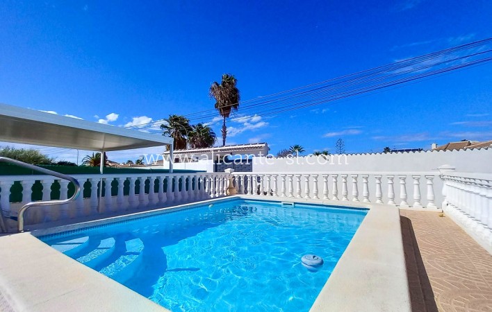 Revente - Villa  - Torrevieja - La Siesta - El Salado -  Torreta