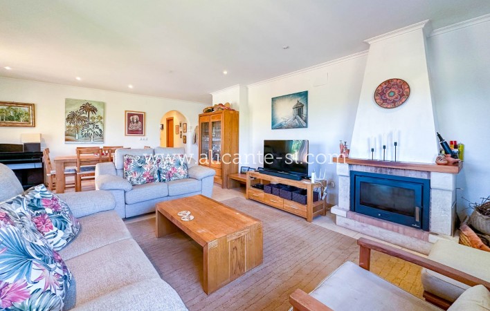 Resale - Villa / Doppelhaushälfte - Hondón de las Nieves