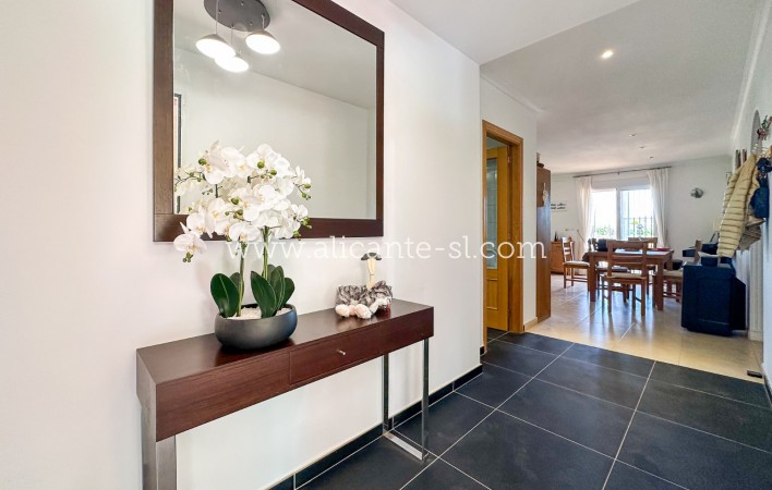 Resale - Villa / Doppelhaushälfte - Hondón de las Nieves