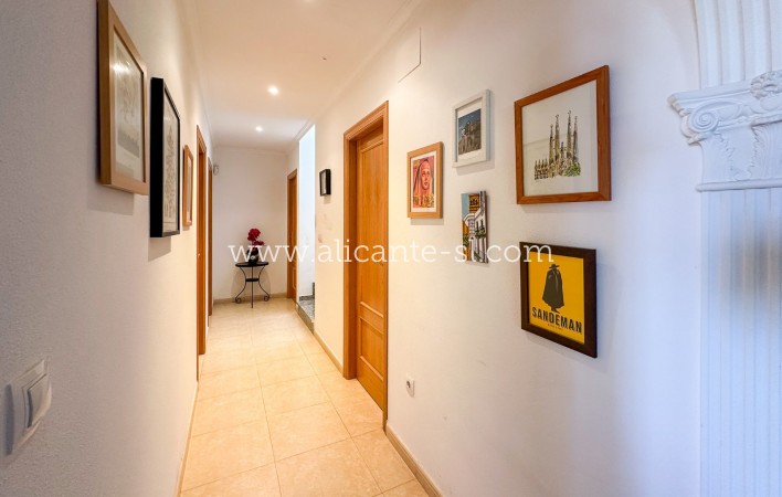 Resale - Villa / Doppelhaushälfte - Hondón de las Nieves