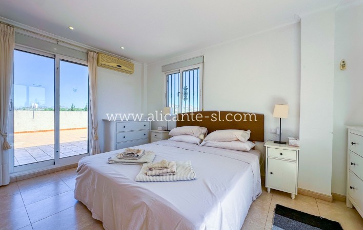 Resale - Villa / Doppelhaushälfte - Hondón de las Nieves