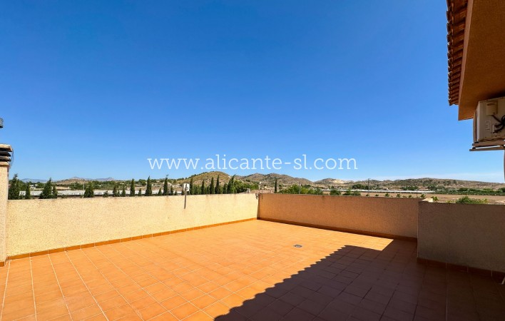 Resale - Villa / Doppelhaushälfte - Hondón de las Nieves