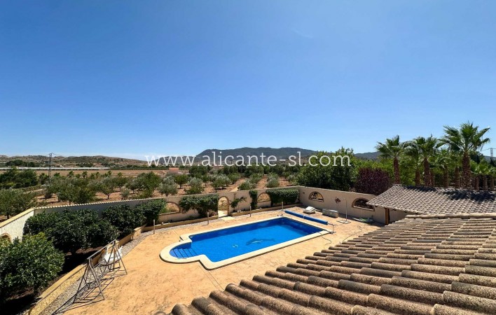 Resale - Villa / Doppelhaushälfte - Hondón de las Nieves