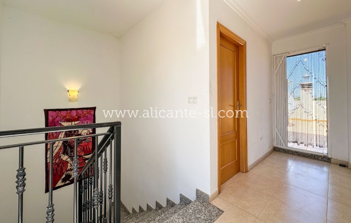 Resale - Villa / Doppelhaushälfte - Hondón de las Nieves