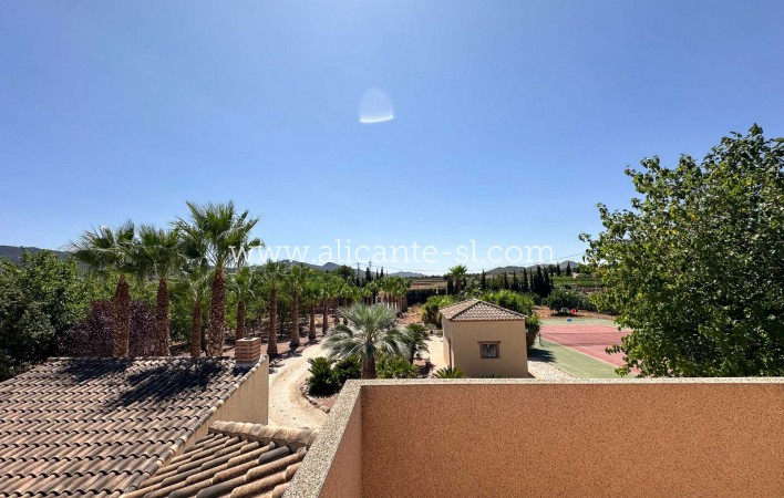 Resale - Villa / Doppelhaushälfte - Hondón de las Nieves